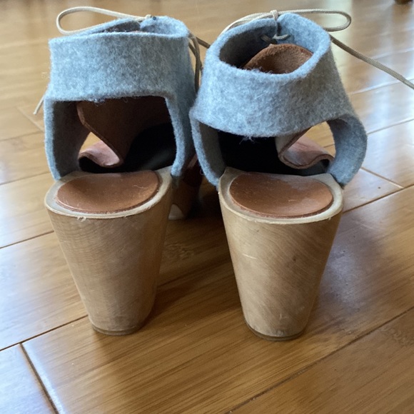 Bryr fringed kilt clog - Picture 3 of 9